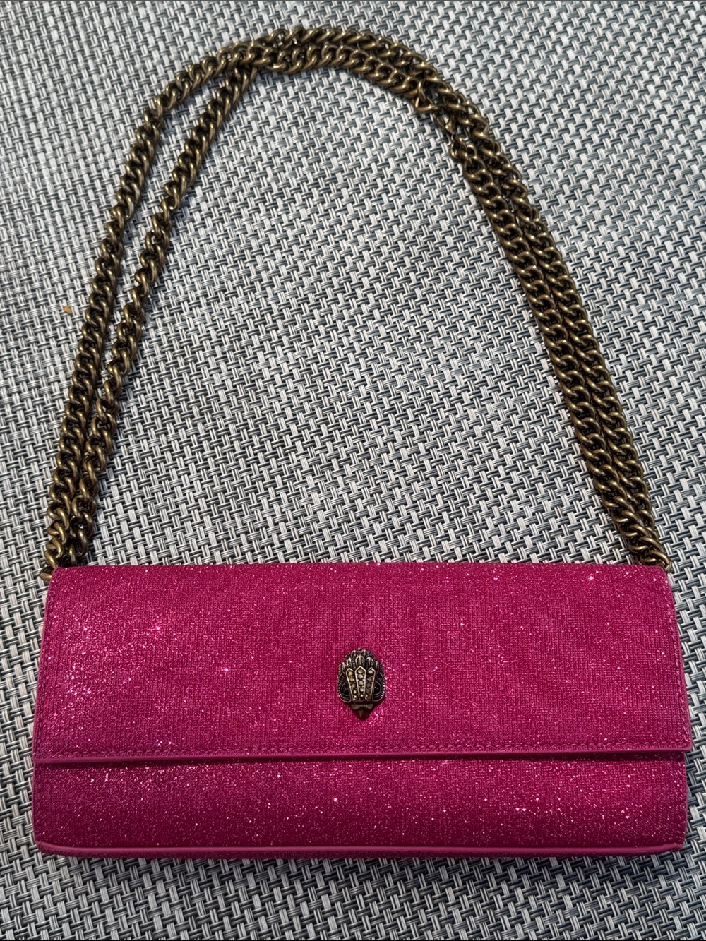 NWOT Kurt Geiger Fuchsia Glitter Clutch Antique Gold Chain Crossbody/shoulder